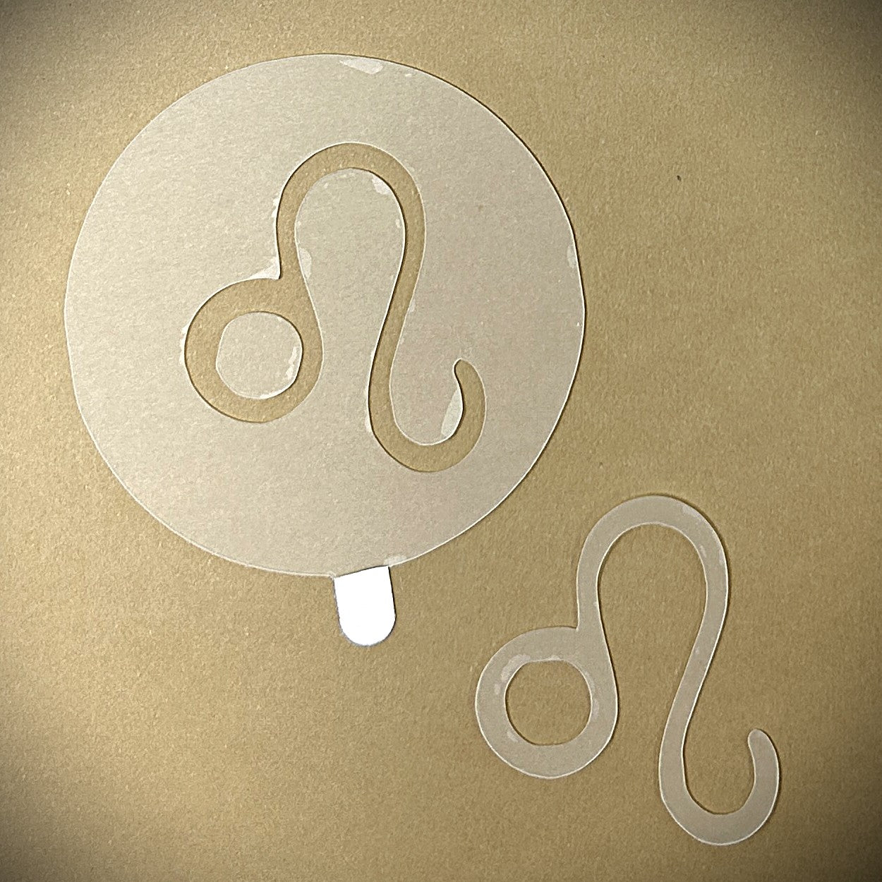 Tanning Sticker Leo Cutout